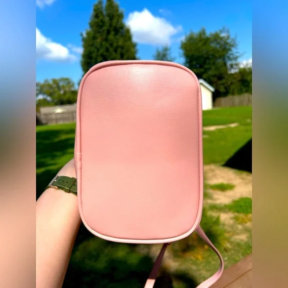 Hello Kitty Pink Crossbody Bundle - Picture 8 of 15